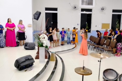 IGREJA EVANGÉLICA ASS DE DEUS JARDIM LEONOR HOMENAGEM DIA DAS MAES